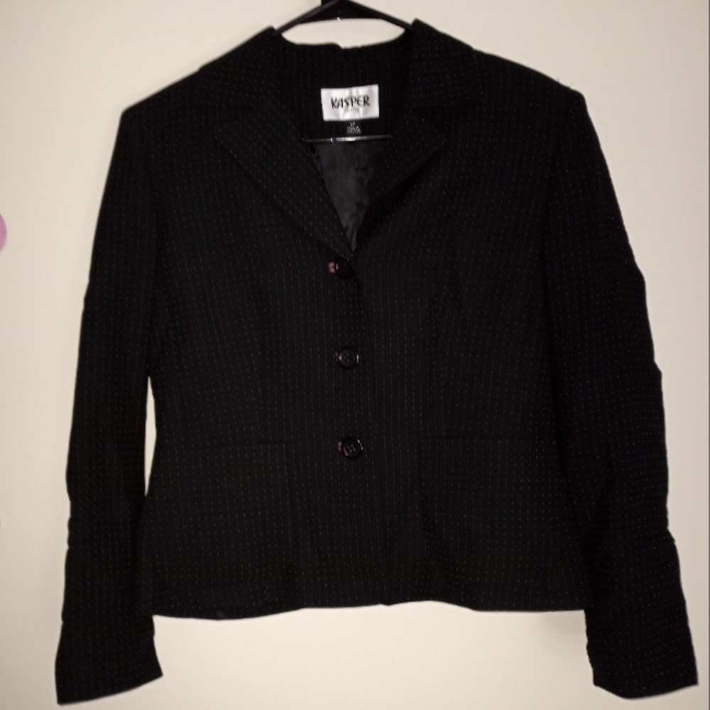 Kasper jacket and skirt suit set with red onsie